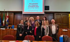 foto di gruppo convegno donne